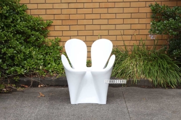 Picture of REPLICA CLOVER CHAIR ORANGE *FIBER GLASS