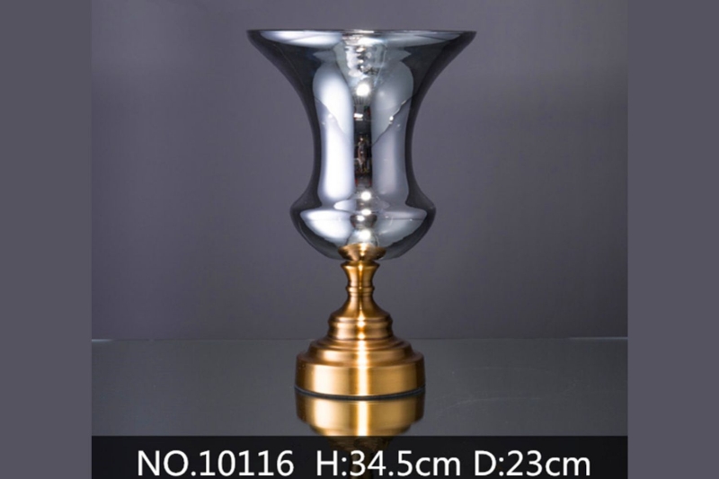 Picture of Medium Amber Glass Decorative Vase--#10116