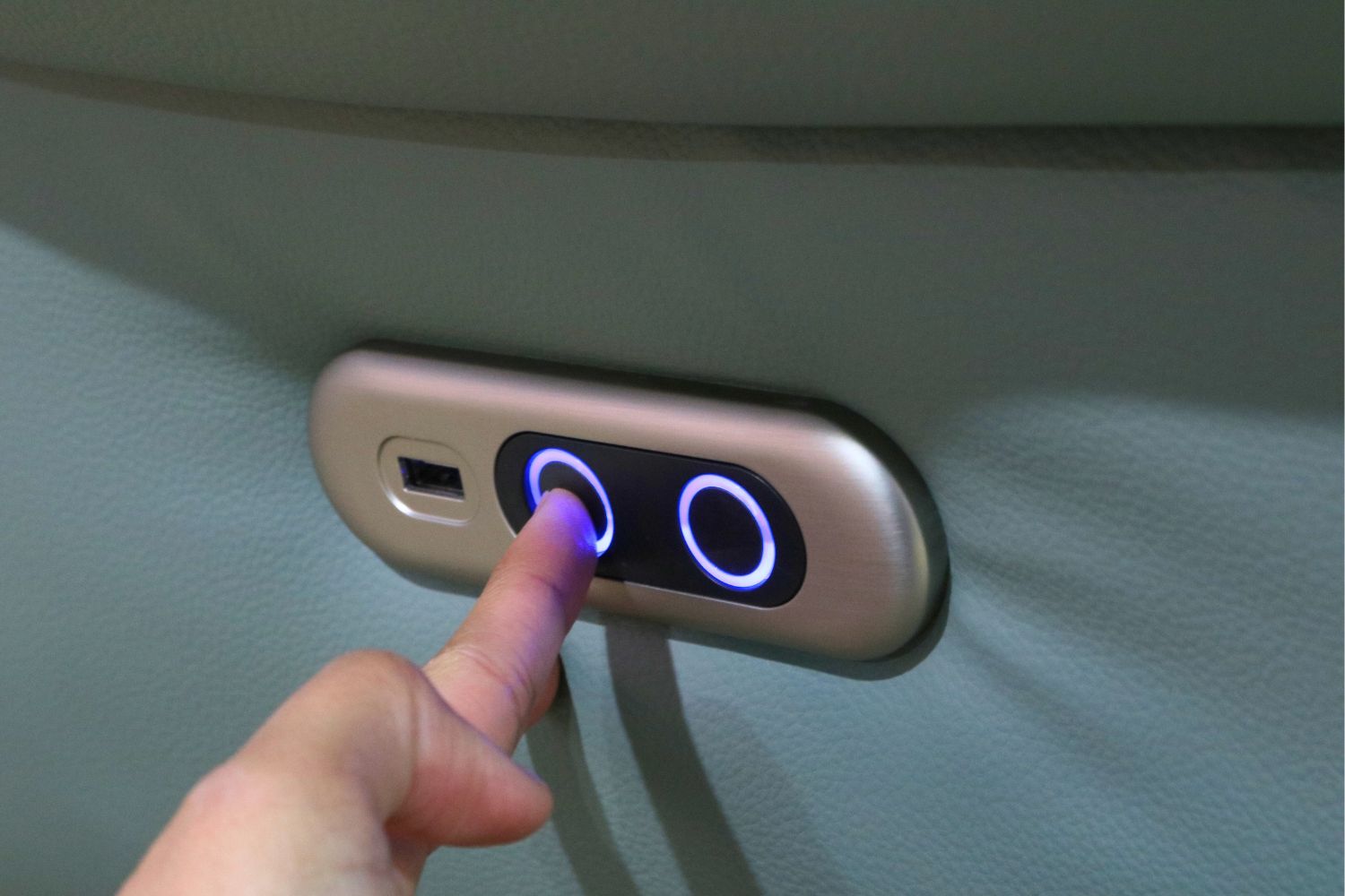 NIMBUS Swirl Power Recliner Chair with Mobile Holder (Green)iFurniture