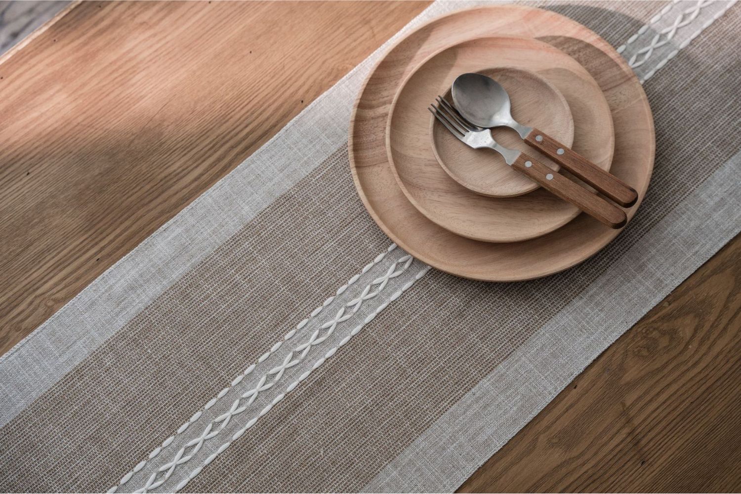 Jacquard Geometric Pattern Table Runner/Bed Runner in 2 Sizes (Light ...