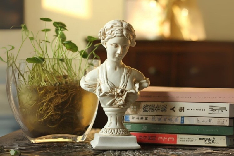 Picture of 374-005 Greece Goddess Bust Statue Classical Character Sculpture Resin Craftwork (5"x9")