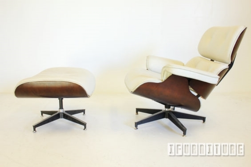 Picture of [FLOOR MODEL CLEARANCE] EAMES Lounge Chair Replica (Italian Leather) - White