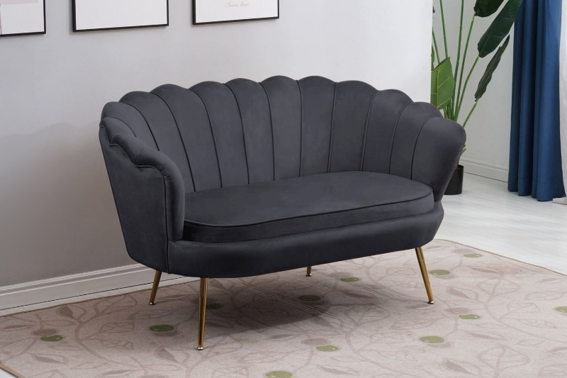 Picture of [FLOOR MODEL CLEARANCE] EVELYN Curved Flared (Loveseat)  - Black